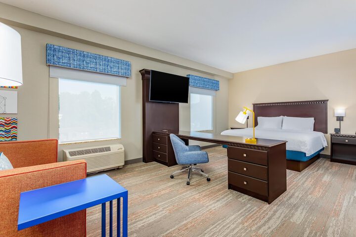 Hampton Inn & Suites Parkersburg Downtown