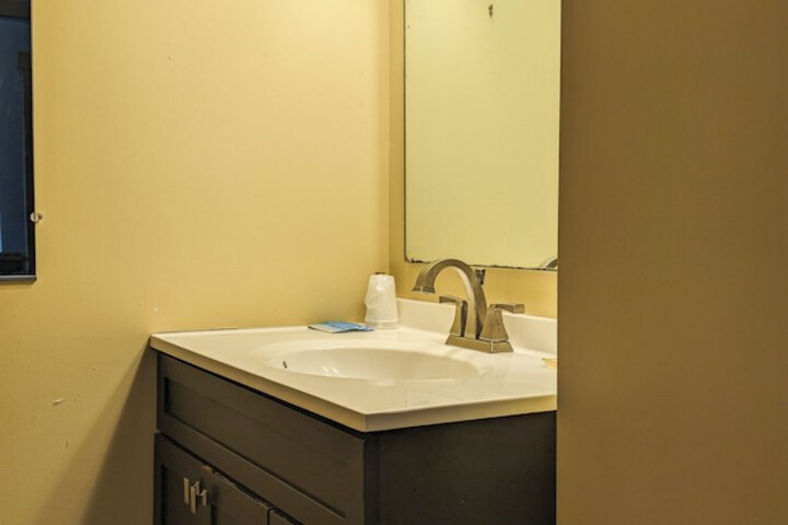 Room 128 of 183