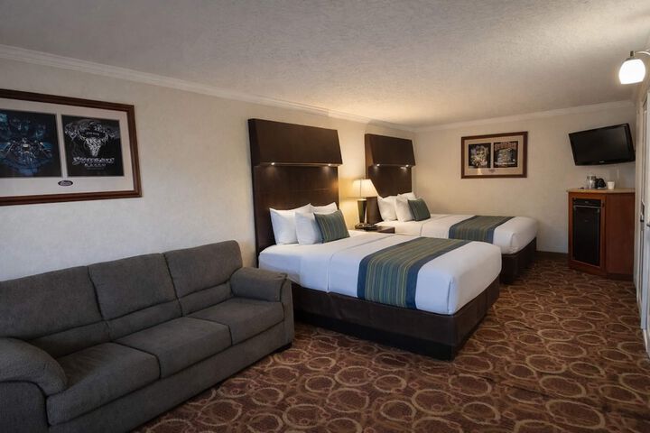 Sturgis Lodge & Suites Travelodge by Wyndham