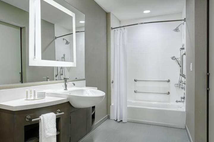 SpringHill Suites by Marriott Milwaukee Downtown