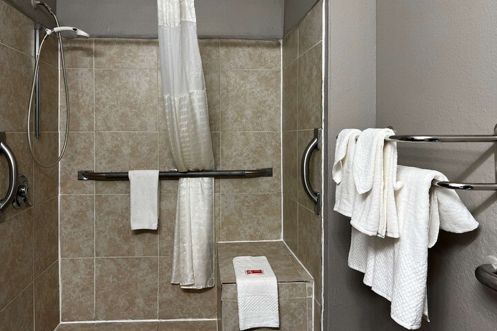 Room 11 of 22