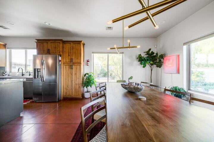 Grand Desert Getaway with Pool and Peloton with Sonos and Office