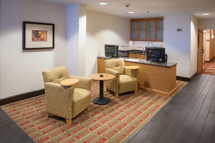 Business Center 89 of 89