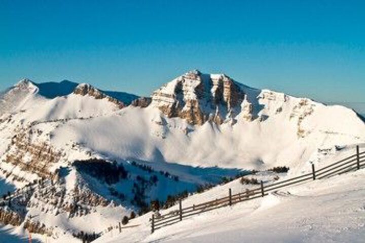 Snow Ridge by Jhrl