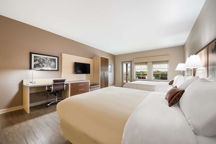 Room 8 of 35