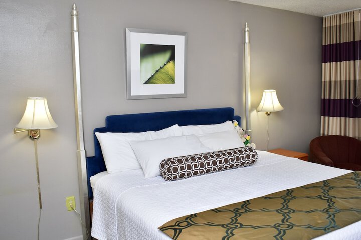 Twi-Lite Inn