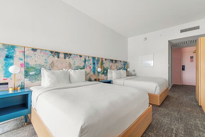 Room 106 of 164