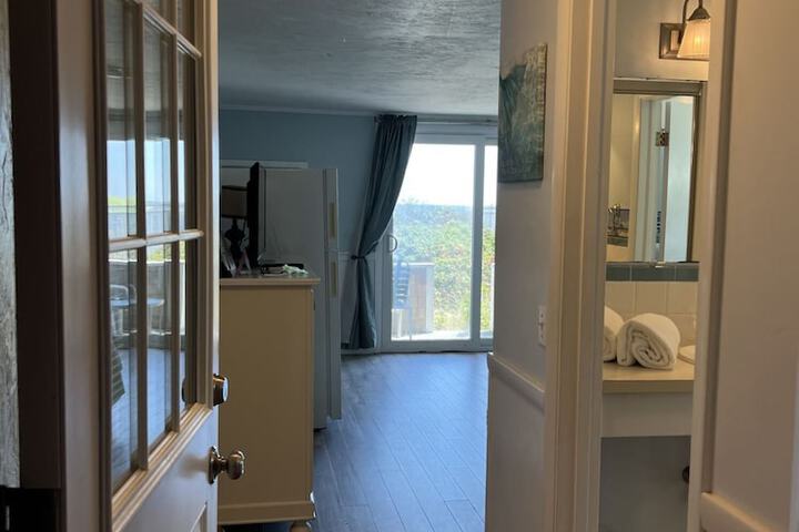 Room 43 of 230