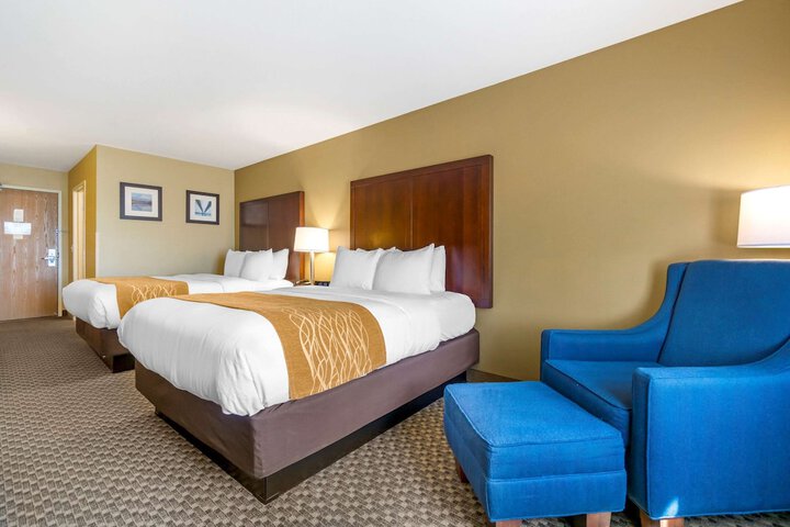 Room 10 of 28