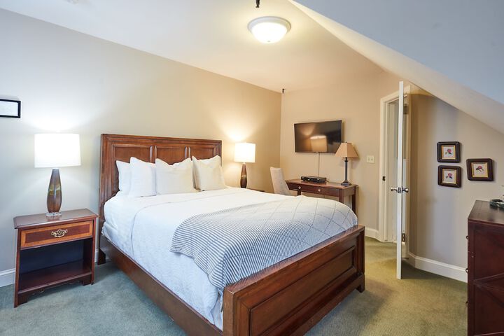 Room 15 of 33