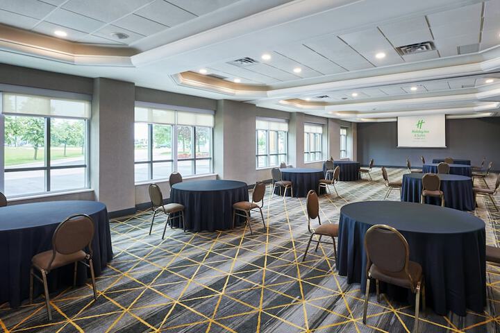 Holiday Inn Hotel & Suites Oakville at Bronte by IHG