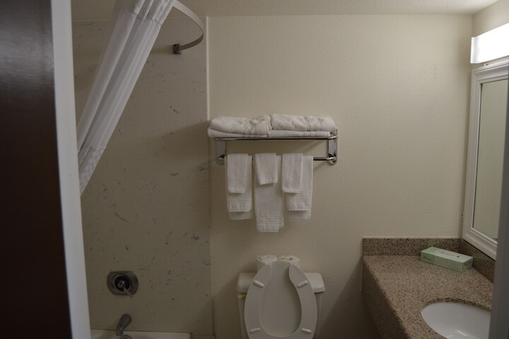 Room 17 of 41
