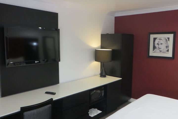 Room 30 of 37