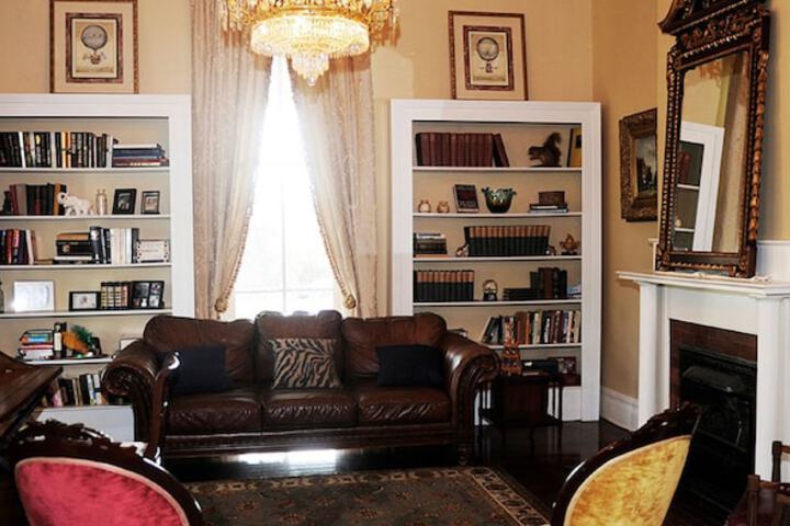 Clermont Bluffs B & B