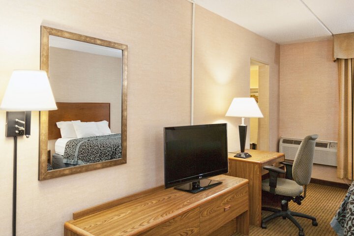 Room 7 of 23