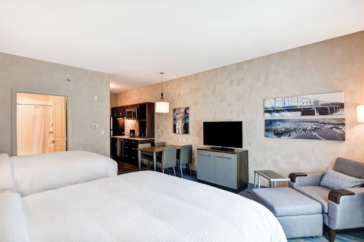 Room 18 of 32