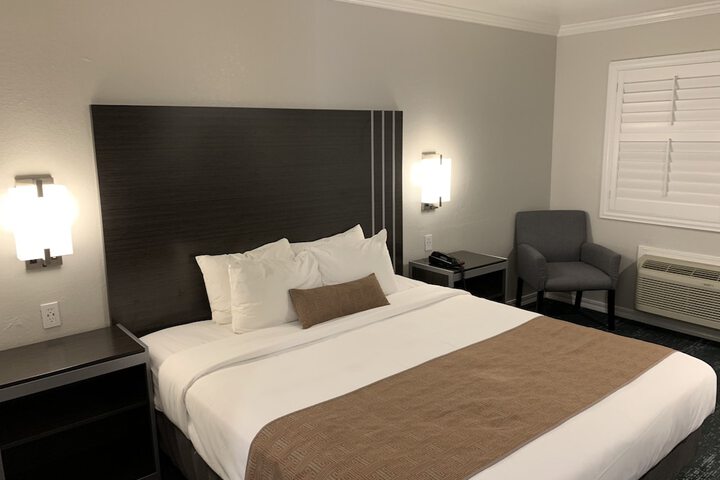 Room 26 of 32