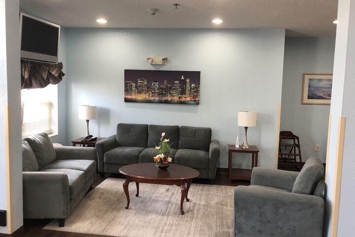 Red Lion Inn & Suites Elk Grove Village