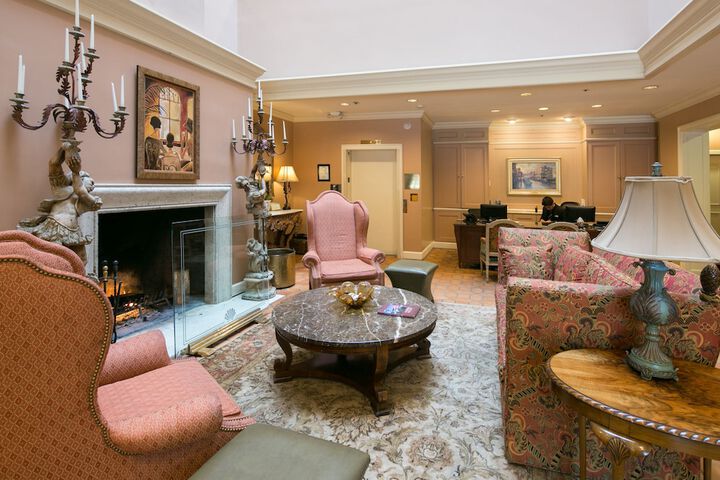 Hotel Interior 4 of 27