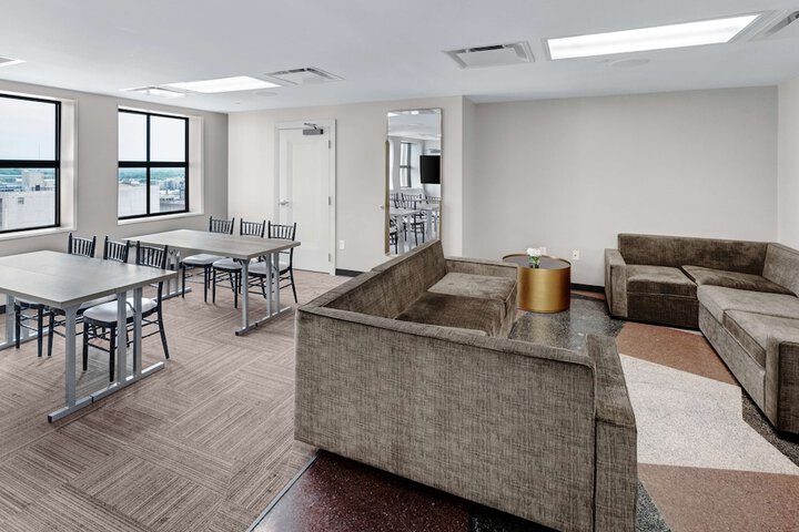 Tulsa Club Hotel Curio Collection by Hilton