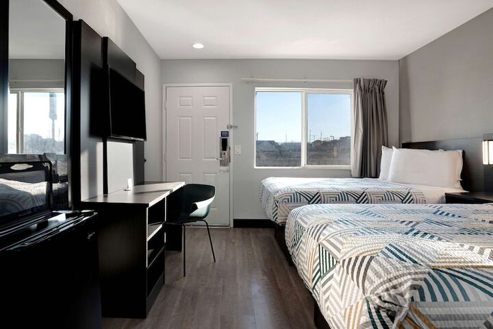 Room 20 of 32