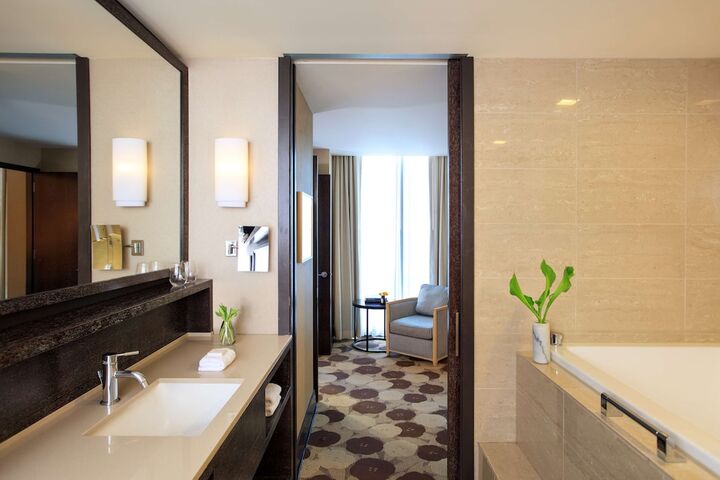Room 42 of 62