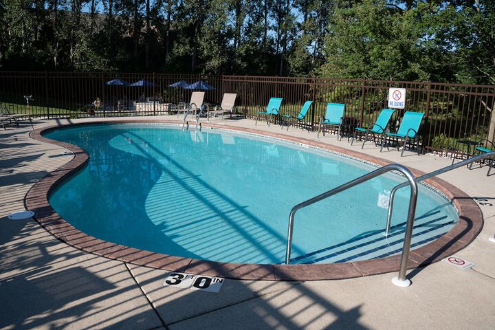 Pool 10 of 46