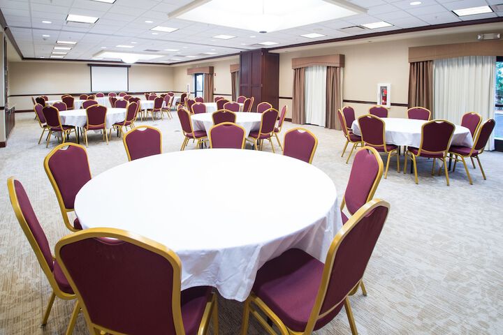 Hampton Inn & Suites Greensburg