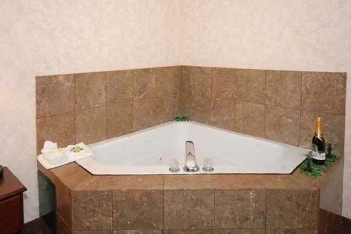 Quality Inn & Suites Tarboro - Kingsboro