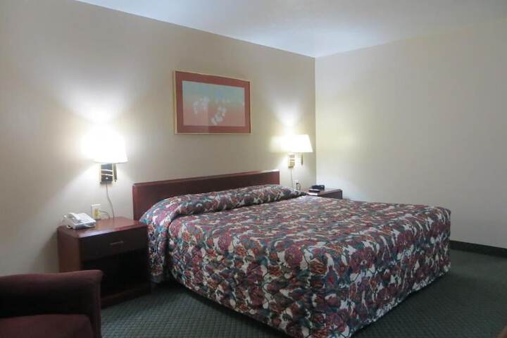 Room 21 of 33