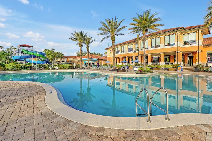 Regal Oaks Resort Vacation Townhomes by IDILIQ