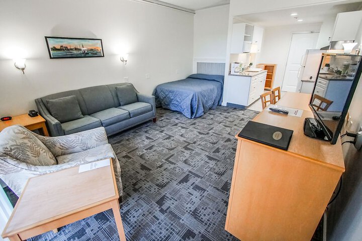 Room 14 of 33
