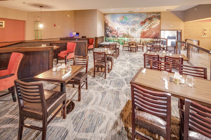 DoubleTree by Hilton Huntington