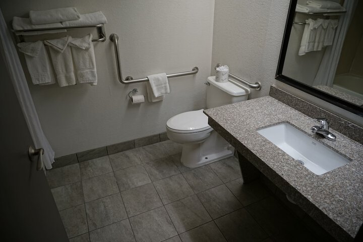 Room 35 of 66
