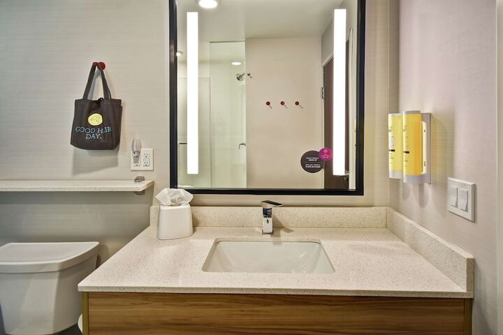 Room 34 of 46