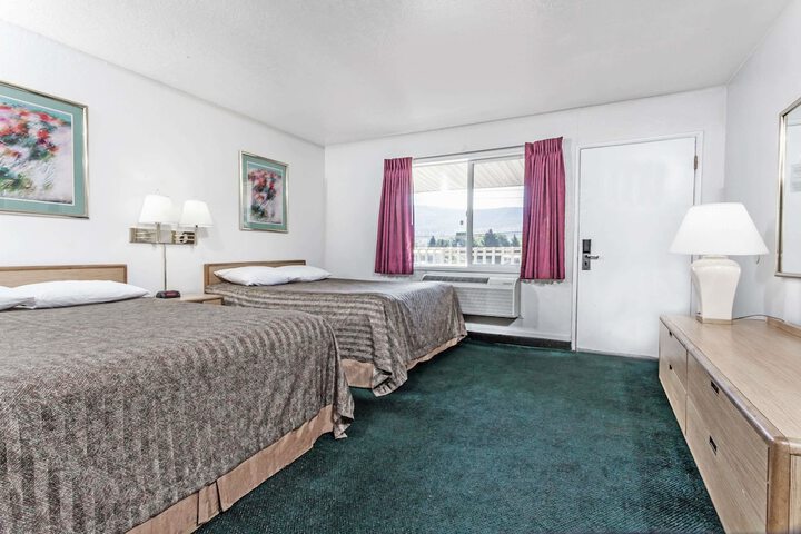 Room 10 of 15