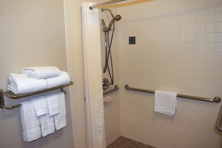 Room 12 of 34