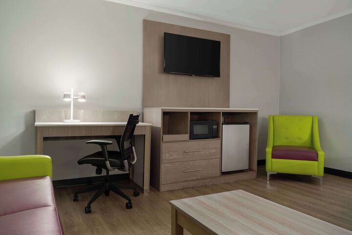Room 17 of 31