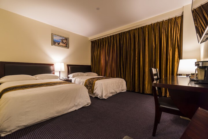 Room 13 of 31