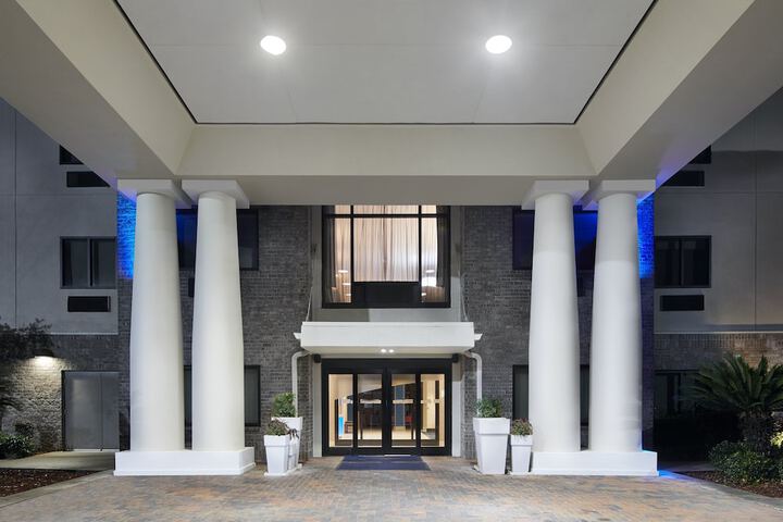 Hotel 4 of 42