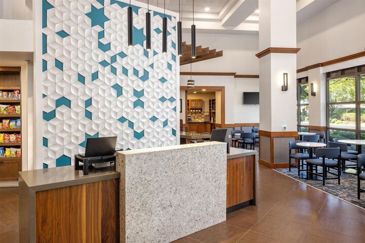 Hyatt Place Sacramento / Rancho Cordova