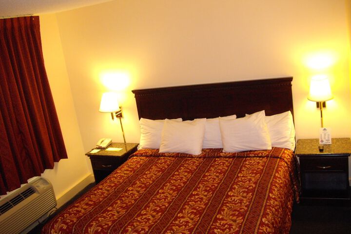 Room 17 of 36