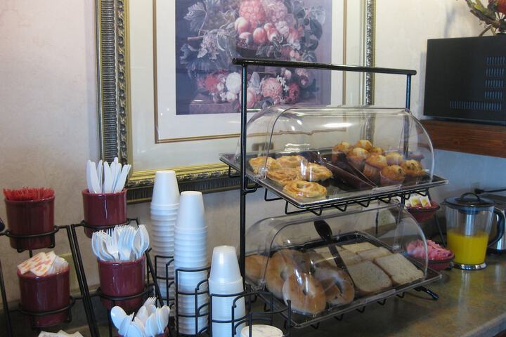 Breakfast/Coffee Service 34 of 41