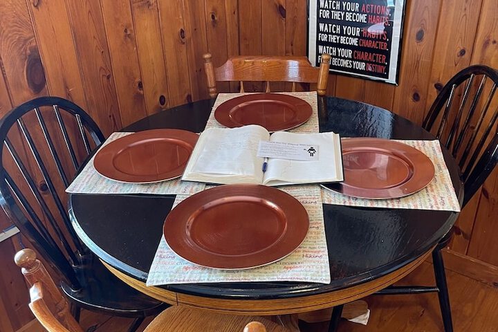 Mountain Aire Cottages Inn & Glamping