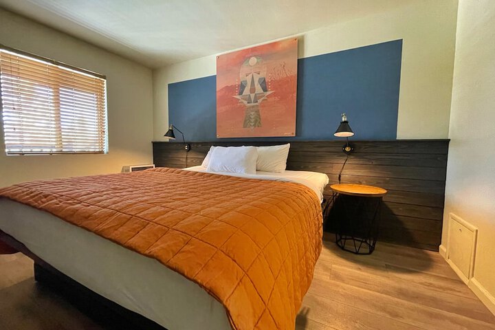 Room 15 of 93