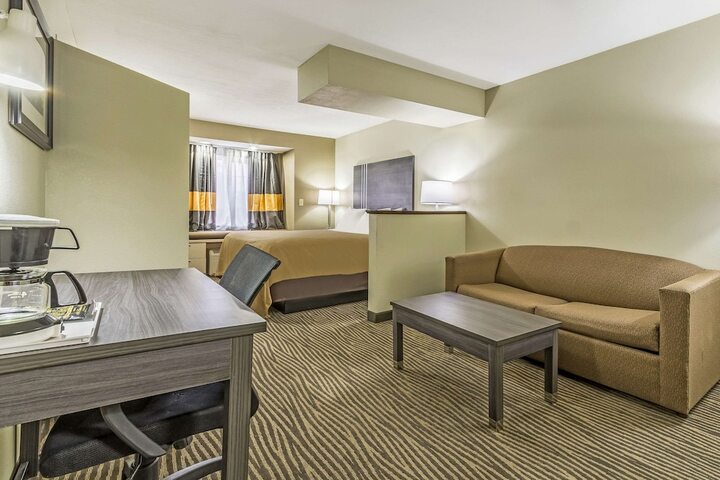 Room 16 of 37