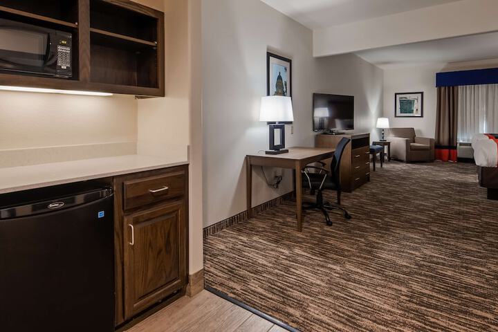 Best Western Plus Ardmore Inn & Suites