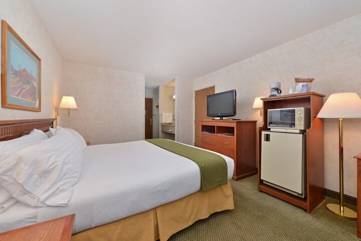 Room 15 of 32