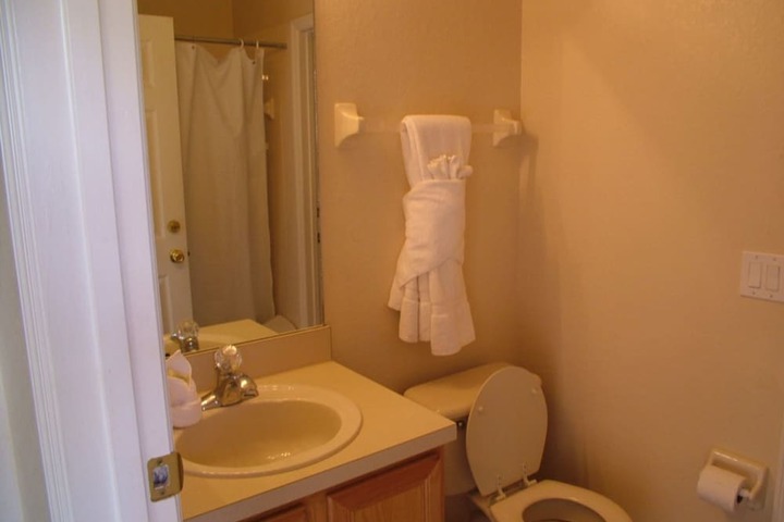 Room 12 of 18