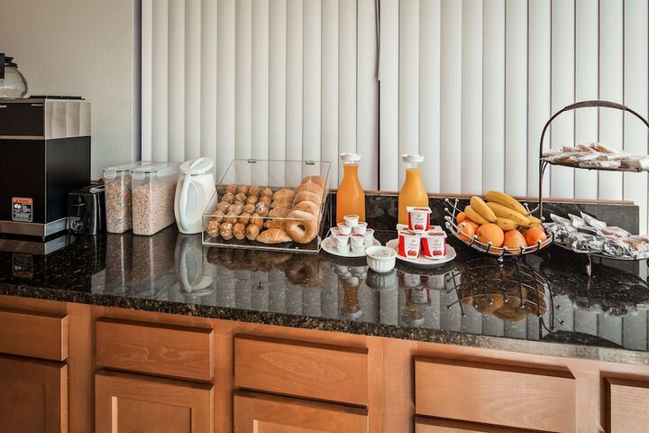 Breakfast/Coffee Service 23 of 23